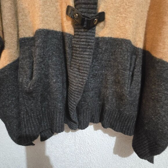 Max Studio Womens Wool/Cashmere Hooded Poncho With Toggle Closure Tan & Dark Gra - Picture 8 of 8